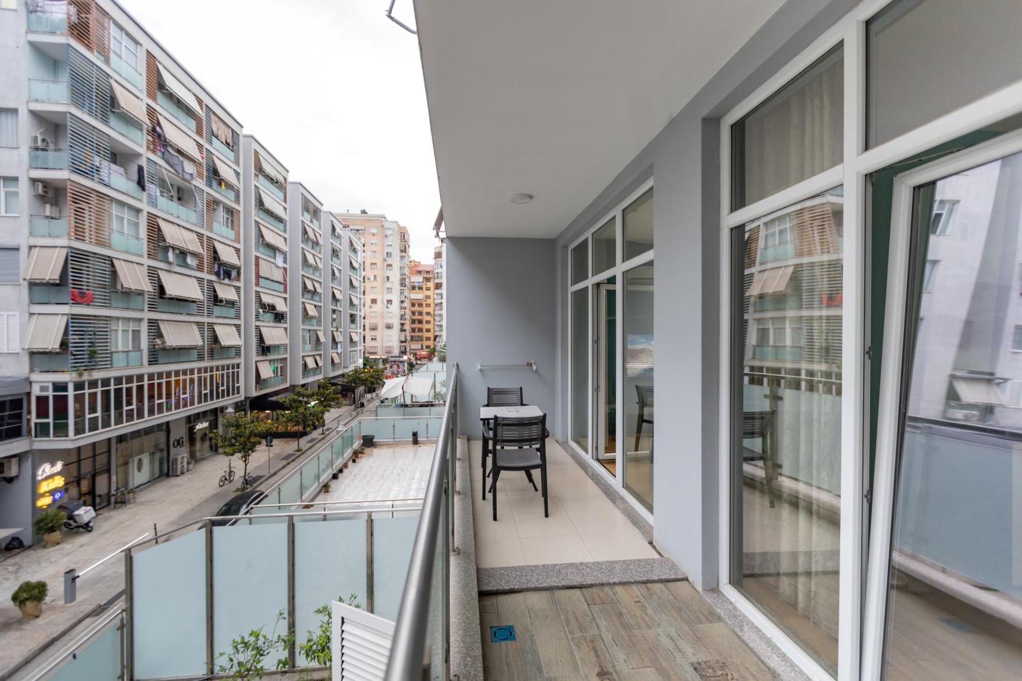 K&M Apartment Τίρανα Εξωτερικό φωτογραφία